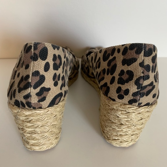 Ralph Lauren Open-Toe Leopard Print Wedge - Picture 4 of 8